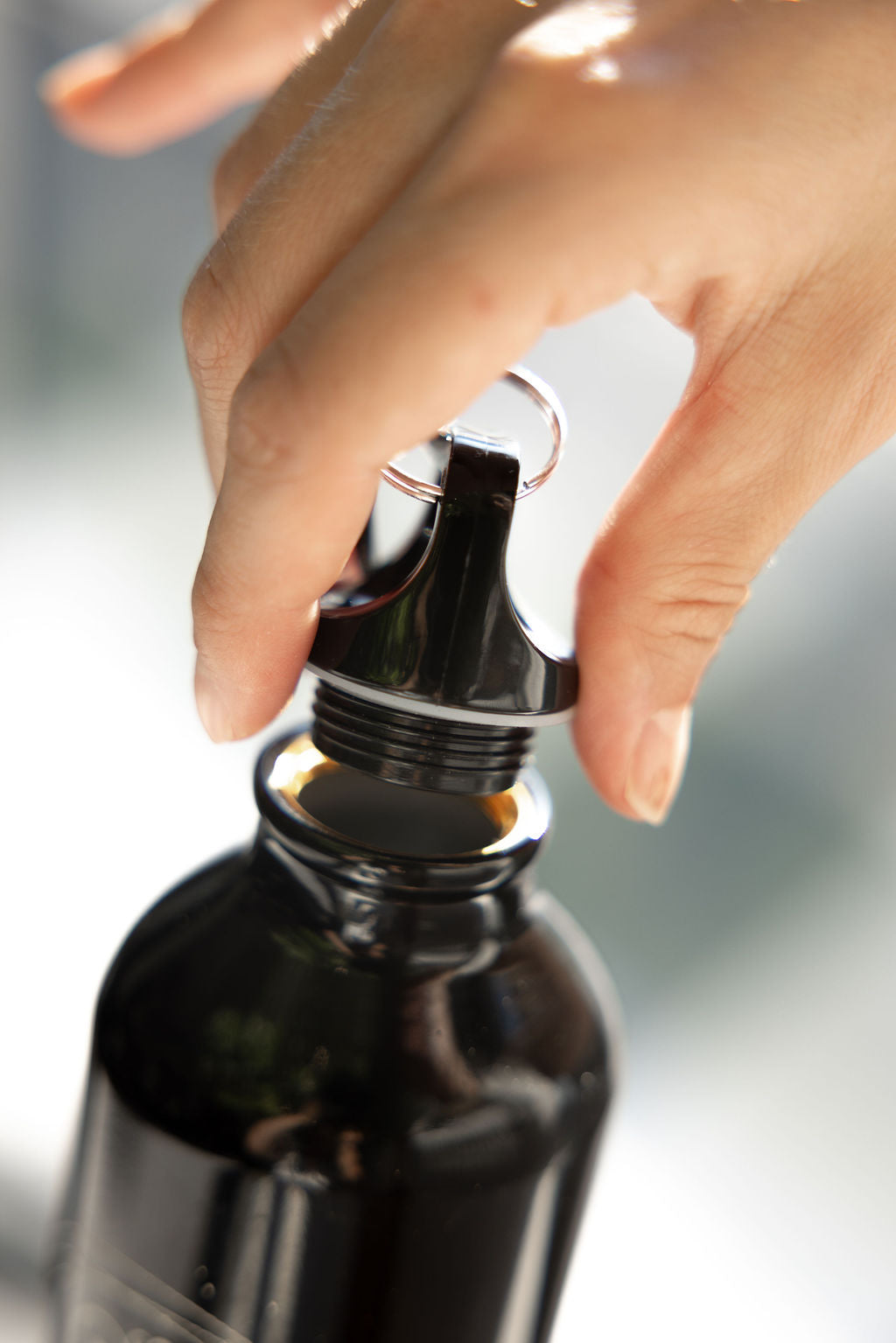 🖤 Lieblingskind-Trinkflasche – Schwarz & Stilvoll